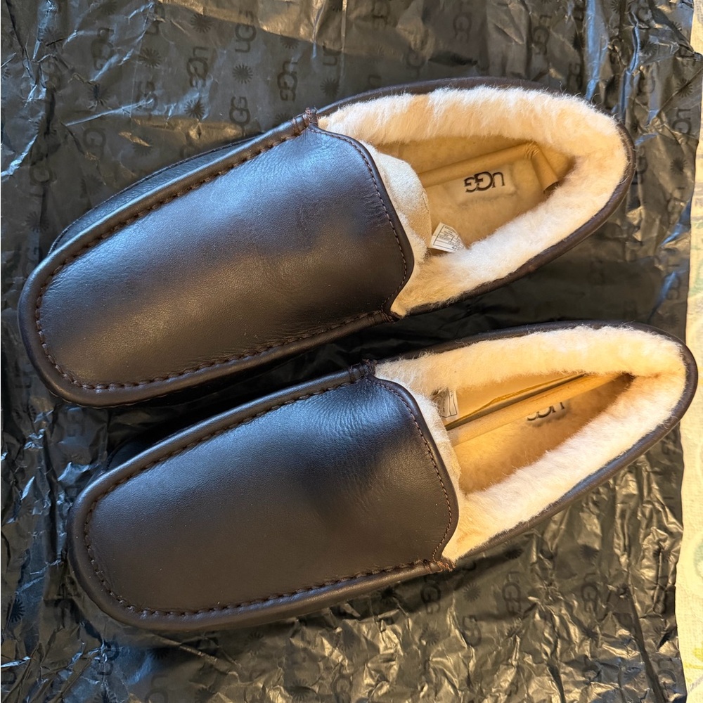 UGG Men's Dark Brown Leather Slippers BRAND NEW!